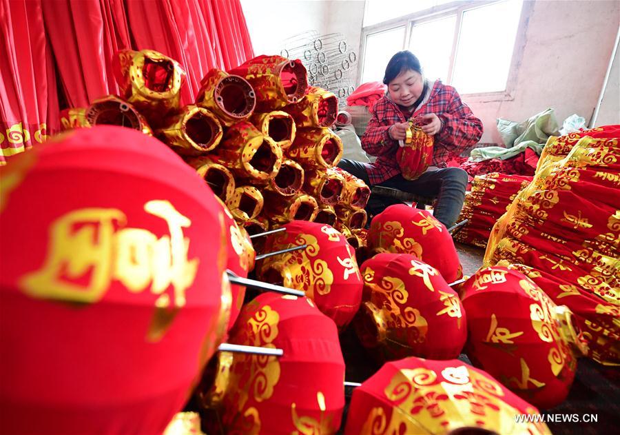 CHINA-XI'AN-LANTERN WORKSHOP (CN)