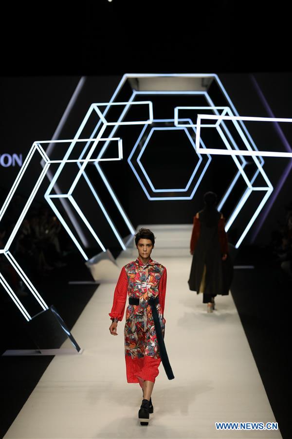 #CHINA-SHANGHAI-FASHION WEEK (CN)