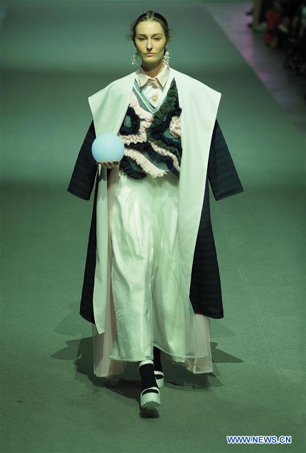 #CHINA-HONG KONG-GRADUATES-FASHION SHOW (CN*)