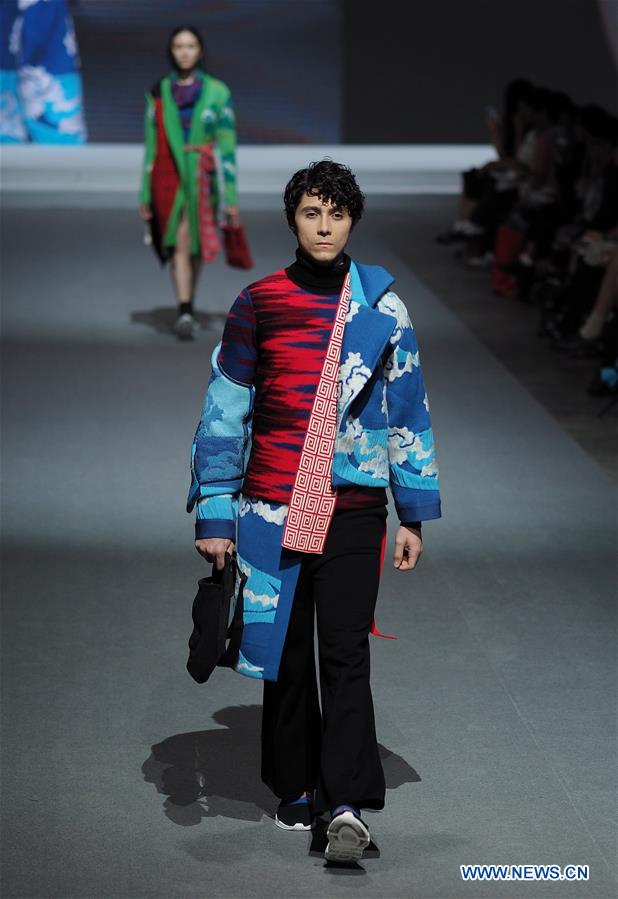 #CHINA-HONG KONG-GRADUATES-FASHION SHOW (CN*)