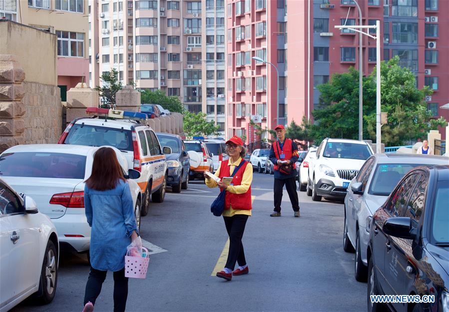 CHINA-QINGDAO-SCO-COUPLE VOLUNTEER (CN)