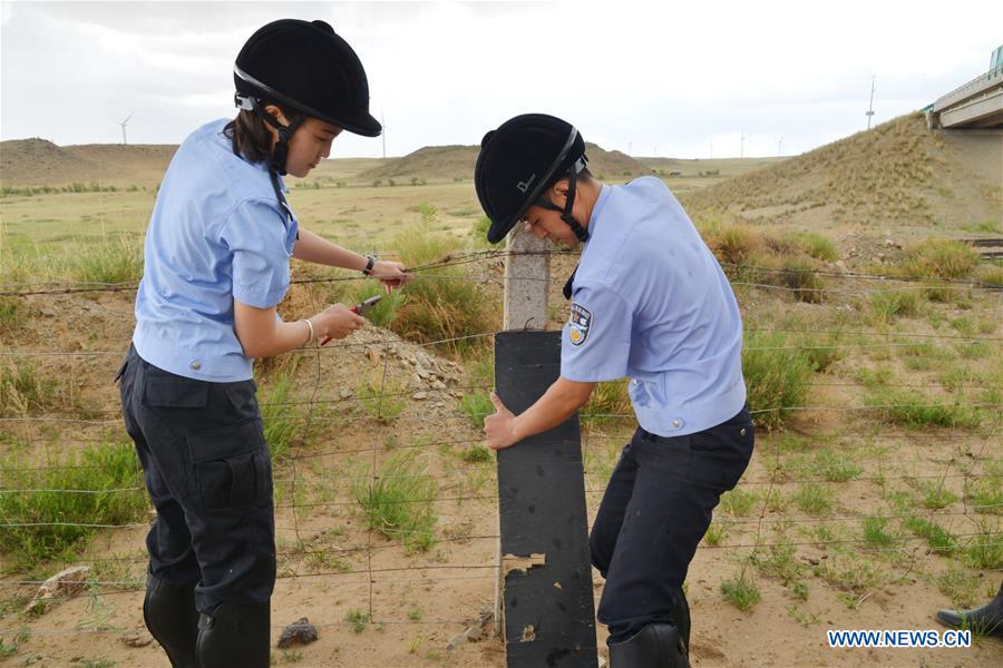 CHINA-INNER MONGOLIA-RAILROAD-MOUNTED POLICE (CN)