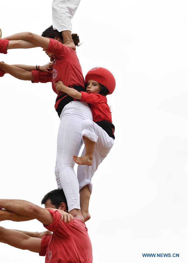 U.S.-WASHINGTON D.C.-FOLKLIFE FESTIVAL-HUMAN TOWERS