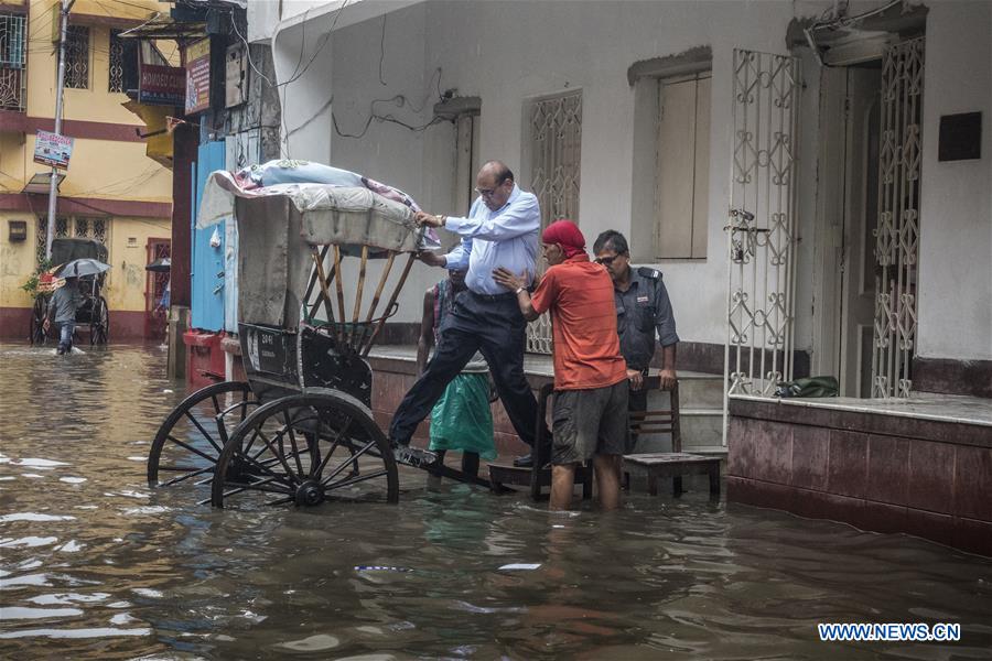 INDIA-KOLKATA-HEAVY RAIN