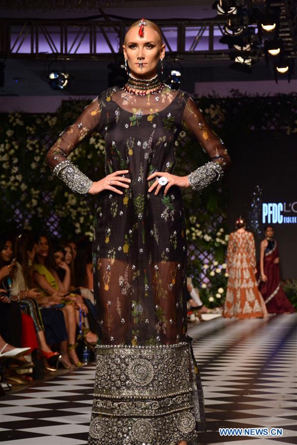 PAKISTAN-LAHORE-FASHION WEEK