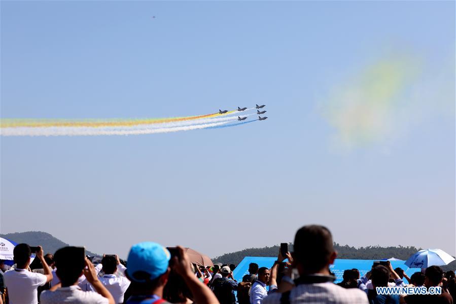 CHINA-GUANGDONG-ZHUHAI-AIRSHOW-BAYI AEROBATIC TEAM-PERFORMANCE(CN)