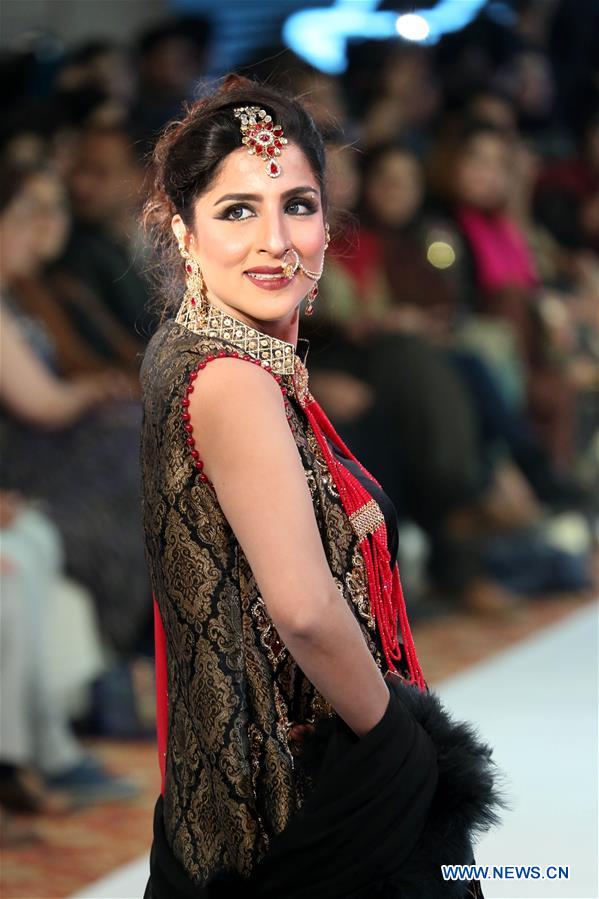 PAKISTAN-RAWALPINDI-FASHION SHOW