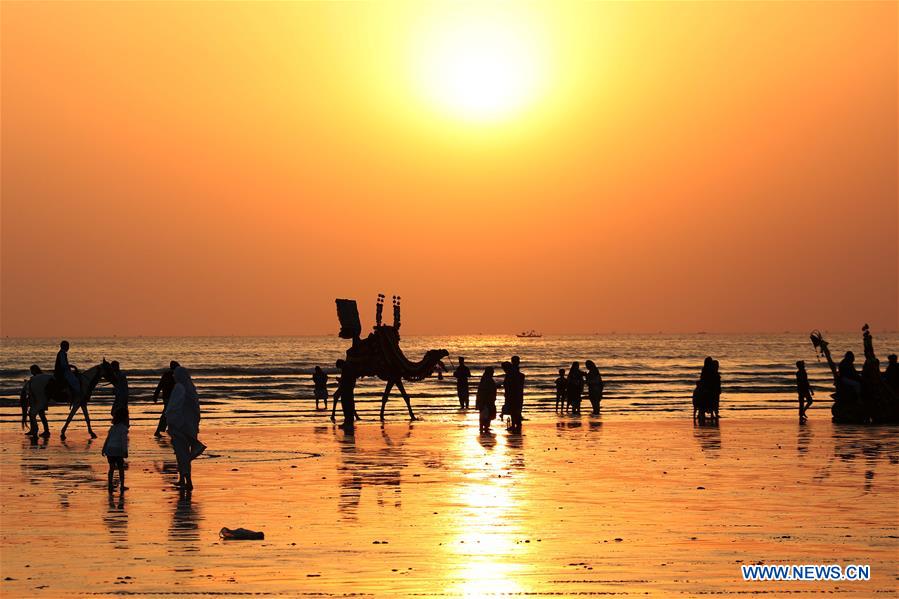 PAKISTAN-KARACHI-DAILY LIFE-BEACH