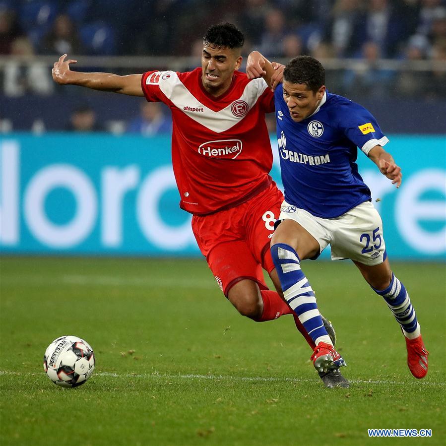 (SP)GERMANY-GELSENKIRCHEN-SOCCER-BUNDESLIGA-SCHALKE 04 VS DUSSELDORF