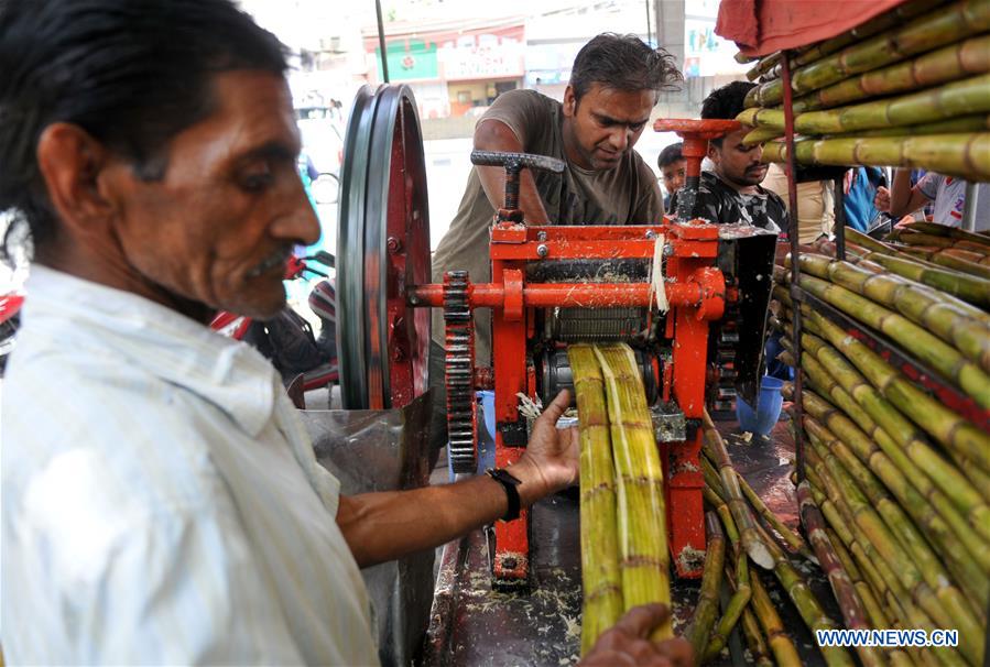 KASHMIR-JAMMU-SUGARCANE JUICE