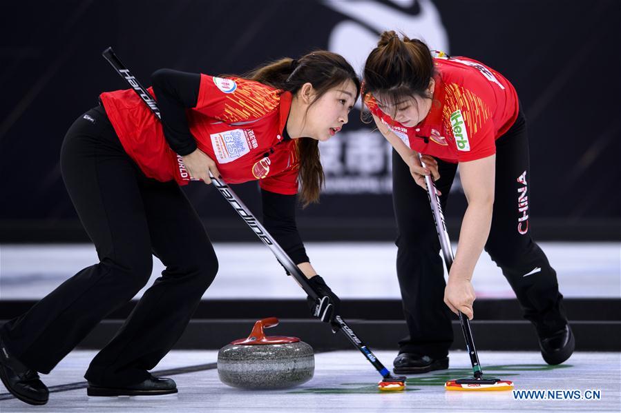 (SP)CHINA-BEIJING-CURLING-WCF WORLD CUP GRAND FINAL-DAY 1