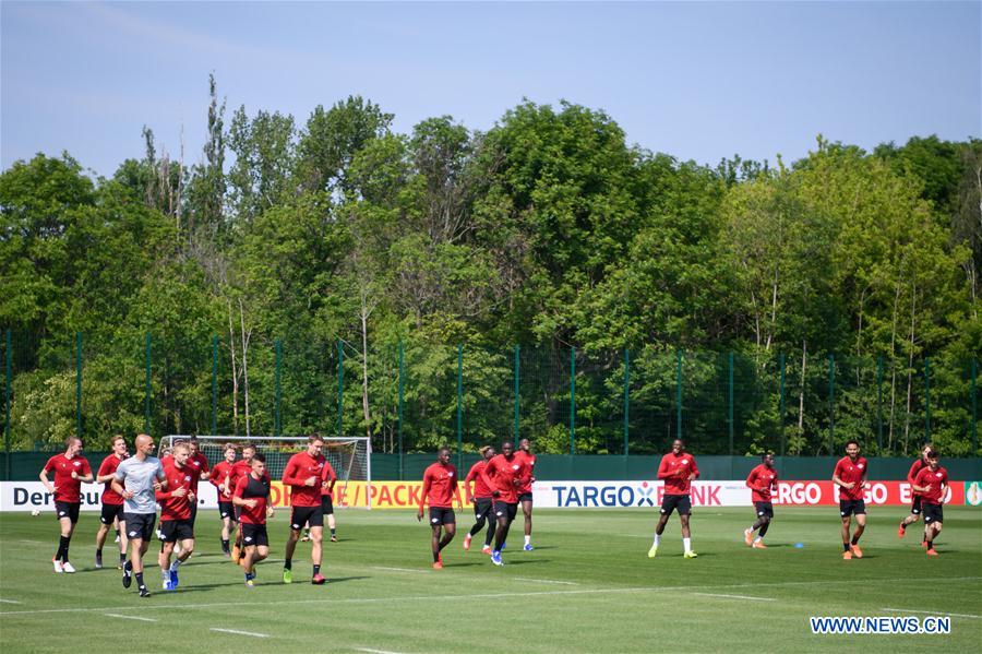 (SP)GERMANY-BERLIN-SOCCER-GERMAN CUP-LEIPZIG VS BAYERN MUNICH-PREPARATIONS