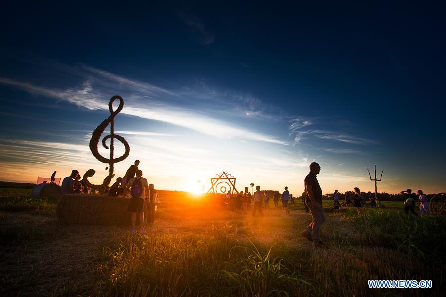 XINHUA PHOTOS OF THE DAY