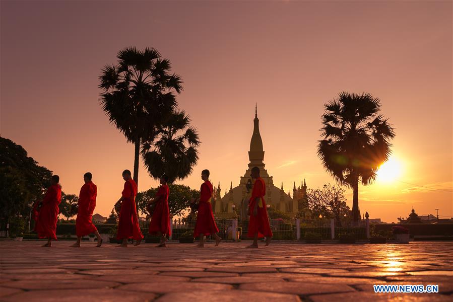 LAOS-VIENTIANE-DAILY LIFE