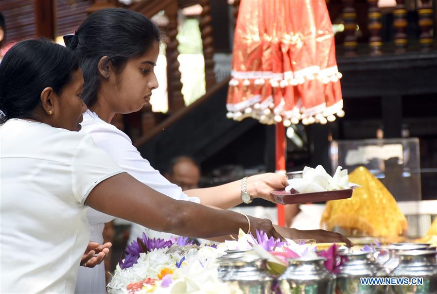 SRI LANKA-COLOMBO-BUDDHIST FESTIVAL