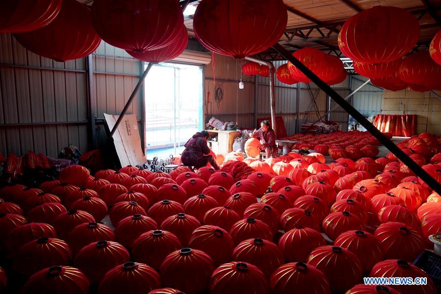 CHINA-HEBEI-RENXIAN-RED LANTERNS MAKING (CN)