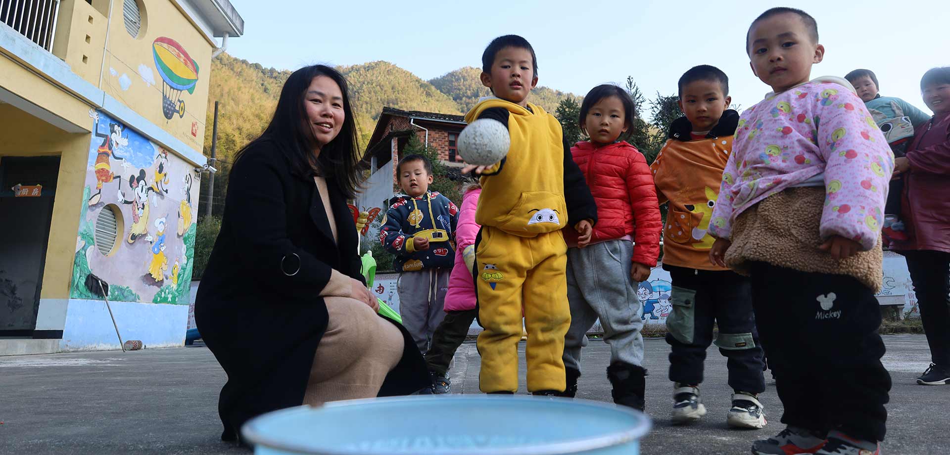 【显影中国】两个老师六个娃 大山深处的幼儿园