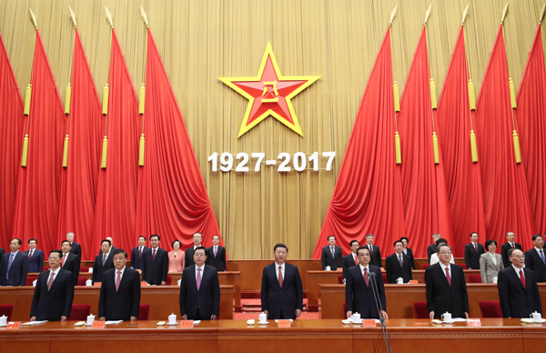 8月1日，庆祝中国人民解放军建军90周年大会在北京人民大会堂隆重举行。中共中央总书记、国家主席、中央军委主席习近平和李克强、张德江、俞正声、刘云山、王岐山、张高丽等出席大会。新华社记者 鞠鹏 摄