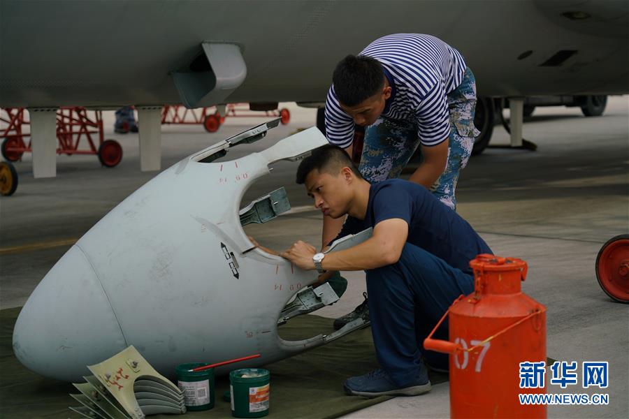 （在习近平强军思想指引下·我们在战位报告·图文互动）（5）侦天探海 狩猎?？?mdash;—南部战区海军航空兵某师加速转型提升新质战斗力记事